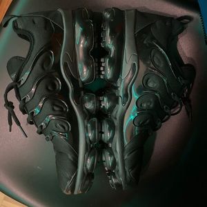 NIKE VAPORMAX PLUS